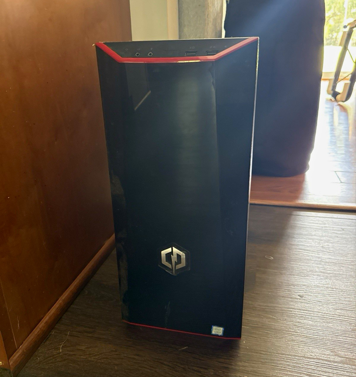 CyberPowerPC C Series ET8024-5191 Gaming Tower Desktop Windows Black/Red