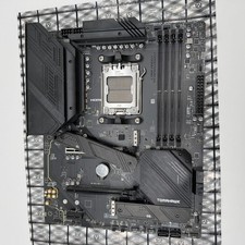 MSI MAG X670E TOMAHAWK WIFI AM5 DDR5 ATX Gaming Motherboard Board Only picture