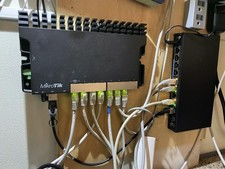 10 Port 2.5Gb Ethernet Switch Network Switch Fanless Design Plug And Play picture
