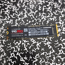 Samsung 990 PRO 2TB PCIe 4.0 NVMe M.2 Internal SSD MZ-V9P2T0 picture