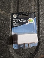 GE Automatic Plug-In Light Control Dusk To Dawn 18258 Light Timer New Old Stock picture