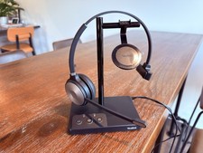 Yealink Single-Ear On-Ear USB Headset Boom Mic Charging Base, Black picture