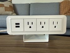 Byrne Plug & USB Power Distribution Unit Desktop Clamp-on mount picture