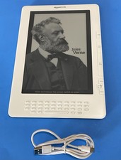 AMAZON KINDLE DX 2nd Generation / Model D00611  W/ Books Working READ picture