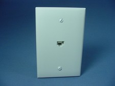 Leviton 5EA10-M1W White 1-Gang Thermoplastic Unbreakable Midway Wallplate Cover picture