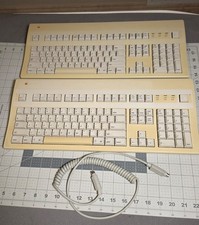 Apple Computer, Inc. Extended Keyboard Model M3501 LOT of 2 and 1 cable READ picture
