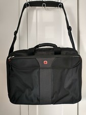 Wenger - CORAL Carrying Case for 15.4
