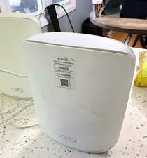 NETGEAR Orbi Router AX5400 WiFi 6 mesh router with 1 satellite  picture