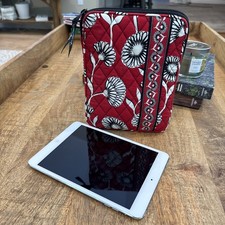 EUC Vera Bradley E-Reader/Tablet Sleeve in the retired Deco Daisy picture