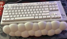 Logitech G713 TKL wired Mechanical Gaming Keyboard White Mist GX Blue picture