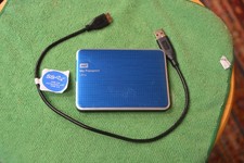 WESTERN DIGITAL MY PASSPORT 500 GB USB 3.0 EXT HARD DRIVE, LOW USE, 100% HEALTH picture
