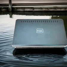 D-Link DES-1108 8-Port 10/100 Fast Ethernet Switch W/O Power Adapter picture