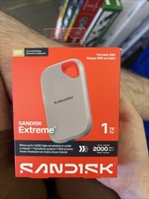 SanDisk Extreme Portable SSD 1TB  Up 2000 MB SDSSDE7W-1T00-AW25 AI Content Ready picture