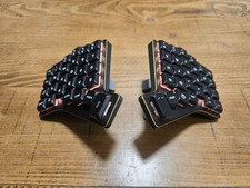 Tomahawk56 Wireless Split Keyboard (Lily58 & ZSA Voyager Hybrid) picture