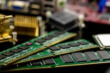 Memory hys64d32300gu-6-c 32mx64 sdram pc2700u-25330-a0 256mb,ddr,333,cl2.5, 305 picture