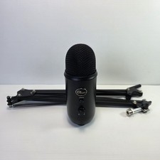 Blue Yeti Professional Multi-Pattern Black USB Condenser Microphone 888-000322 picture
