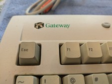 Vintage Gateway 7001602 Wired Keyboard (Key Tronic E06150U S020-C) picture