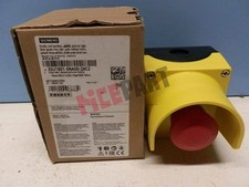 1PCS NEW SIEMENS Button Switch 3SU1801-0NA00-2AC2 Replaces 3SB3801-0DF3 picture