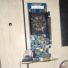 NVIDIA GeForce 8400 GS 256MB DDR2 PCIe x16 Graphics Card DVI VGA Fan picture