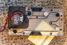 ThermalTake Pacific DP200-D5 Plus Distro-Plate with Pump Combo picture