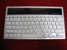 Logitech k760 Wireless Bluetooth Solar Powered Keyboard White Model #Y-R0029 picture