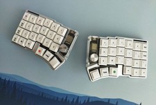 Jezail Funder Cornix LP Split Ergonomic Keyboard Low Profile Wireless Bluetooth picture