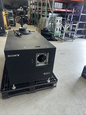 SONY SRX-T420 4K CINEMA / THEATER PROJECTOR 21,000 LUMENS, SRXT420 No Lens picture