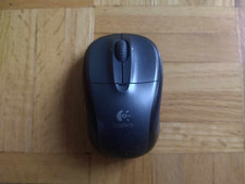 Logitech V220 (M-RBS136) Wireless Mouse NO RECEIVER picture