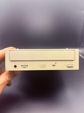 Compaq internal CD-ROM drive, specifically a Model CRD-8322B (CP1) picture