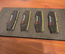 G.SKILL Ripjaws V 32GB (4x8GB) DDR4-3200 PC4-25600 DIMM F4-3200C16D picture