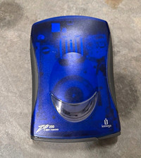 Iomega Zip 250 250MB USB-Powered External Zip Drive for PC/Mac Blue/Black picture