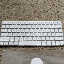 Apple Magic Keyboard A3203 USB-C Wireless Bluetooth White Silver picture