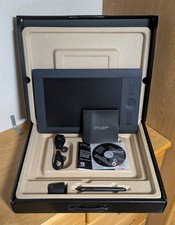 Wacom PTH-651 Intuos Pro Medium Creative Pen & Touch Tablet Exc picture