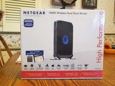 NETGEAR N600 WNDR3400 Dual Band Wi-Fi Router 300+300 Mbps 4-Port USB WPS picture