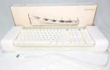Original Apple USB Keyboard A1048 With 2-Port USB Hub Clean Works Box not match picture