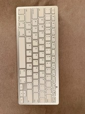 White Bluetooth Keyboard - Wireless picture