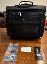 Solo Classic Rolling Overnighter Case Model B64-4 UPC #030918261446 MINT COND picture