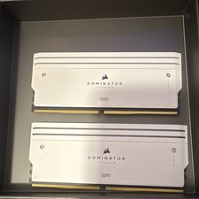 CORSAIR Dominator Titanium RGB DDR5 RAM 32GB (2x16GB) 700CMP32GX5M2X7000C34 picture