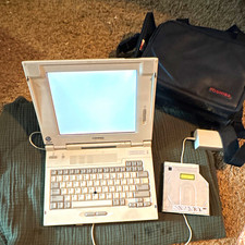Vintage Compaq LTE 5200 Laptop + 4X CD-ROM MultiBay Drive, Charger, & Case picture