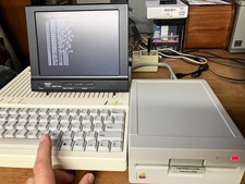 Apple 5.25 A9M0107 Floppy Disk Drive with original box - Excellent picture