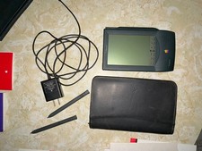 Apple  Newton MessagePad H1000(parts only) w/software, extra stylus, power unit. picture