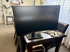 Samsung Odyssey G7 32in Curved Gaming Monitor 240Hz picture