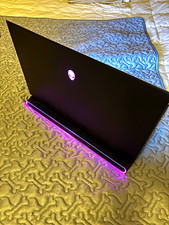 Original box Alienware m17 R4 Intel Core i7, 3060, 17.3in, 32gb ram, 1Tb storage picture