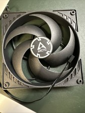 ARCTIC P14 Slim PWM PST 140mm Case Fan 4-Pin Extra Slim Pressure Optimized picture