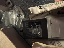 1PC NEW FESTO MPPE-3-1/8 Solenoid Valve Fast transportation picture