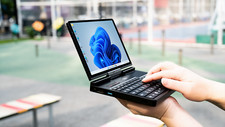2025 GPD Pocket 4 Mini PC Portable Handheld Laptop PC AMD R7-8840U 16G + 1TB picture