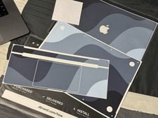 Dbrand Apple 16