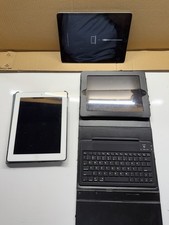 IPad Lot Untested Lot of 3 For Parts Or Repair Apple iPad bundle picture
