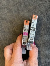 Cannon Black and Magenta Ink Cartridges Set Cl1-221 picture