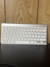 ⌨ Apple A1314 Wireless Bluetooth Keyboard Slim Aluminum Mac iMac picture